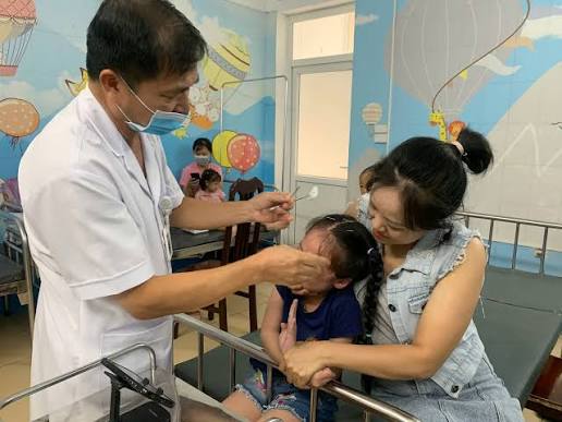 Bộ Y tế yêu cầu bệnh viện không thu thêm tiền người bệnh BHYT nếu không khám theo yêu cầu